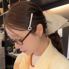 Hot Sale Silver Flower Small Alligator Clips Fashion Simple Chic Elegant in Stock Hair Claw Clamps Accessories for Women Daily