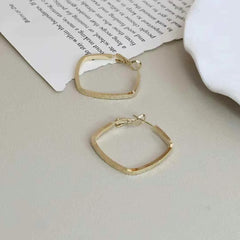 Fashion Simple Glitter Dainty Hoop Earrings for Girls Elegant Sweet Glamorous Stylish Jewelry for Women Ladies Accessories