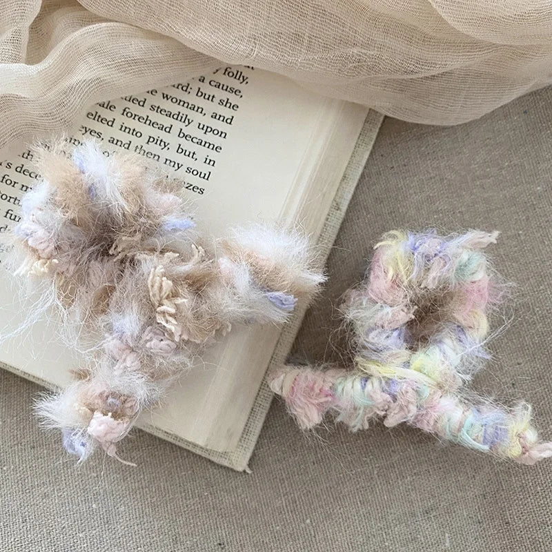Women Hot Sale Winter Autumn Small Hair Claw Clips Warm Fashion Sweet High Quality in Store Hairpins Accessories for Causal Use