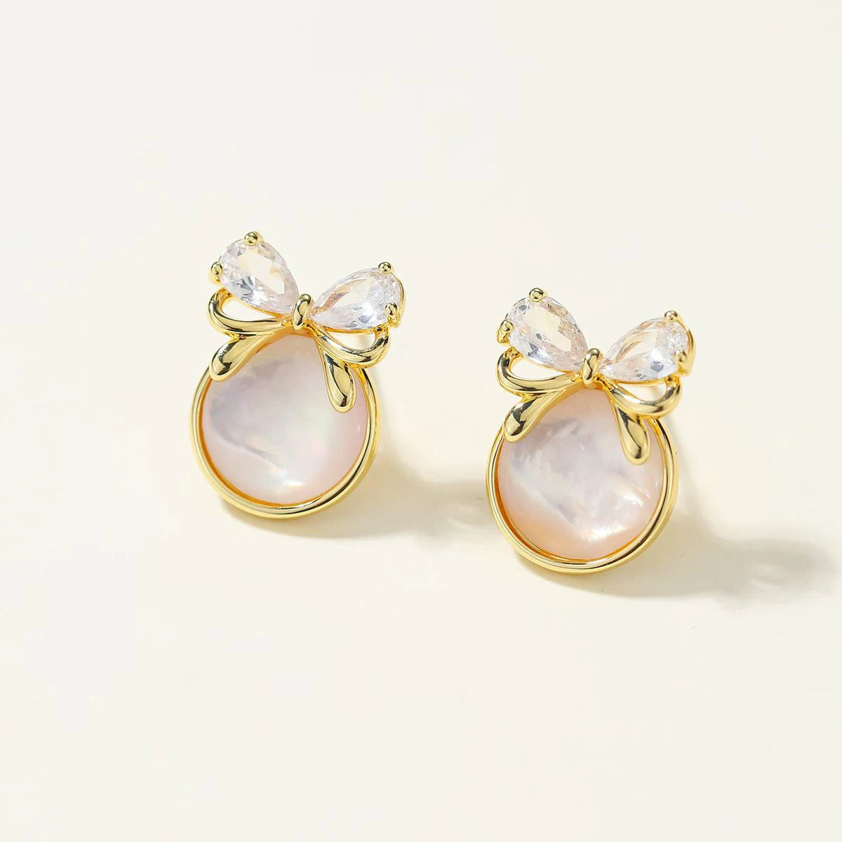 Fashion Sweet Animals Cute Cat Kitty Butterfly Stud Earrings for Girls Apple Fruits Jewelry for Women Ladies Accessories Chic