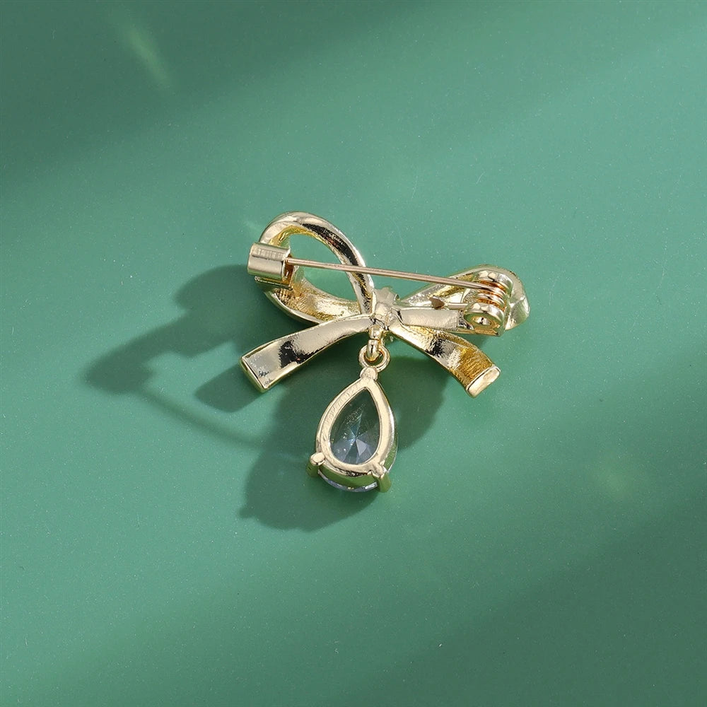 Fashion Bowknot Classic Elegant Rhinestone Glitter Brooches for Girls Stylish Simple Pins Jewelry for Women Ladies Accessories