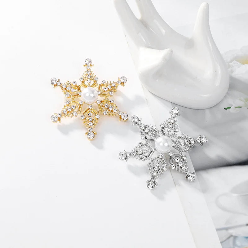 Fashion Glitter Snow Flake Sparkle Brooches for Girls Elegant Trendy Stylish Pins Jewelry for Women Ladies Accessories Wholesale