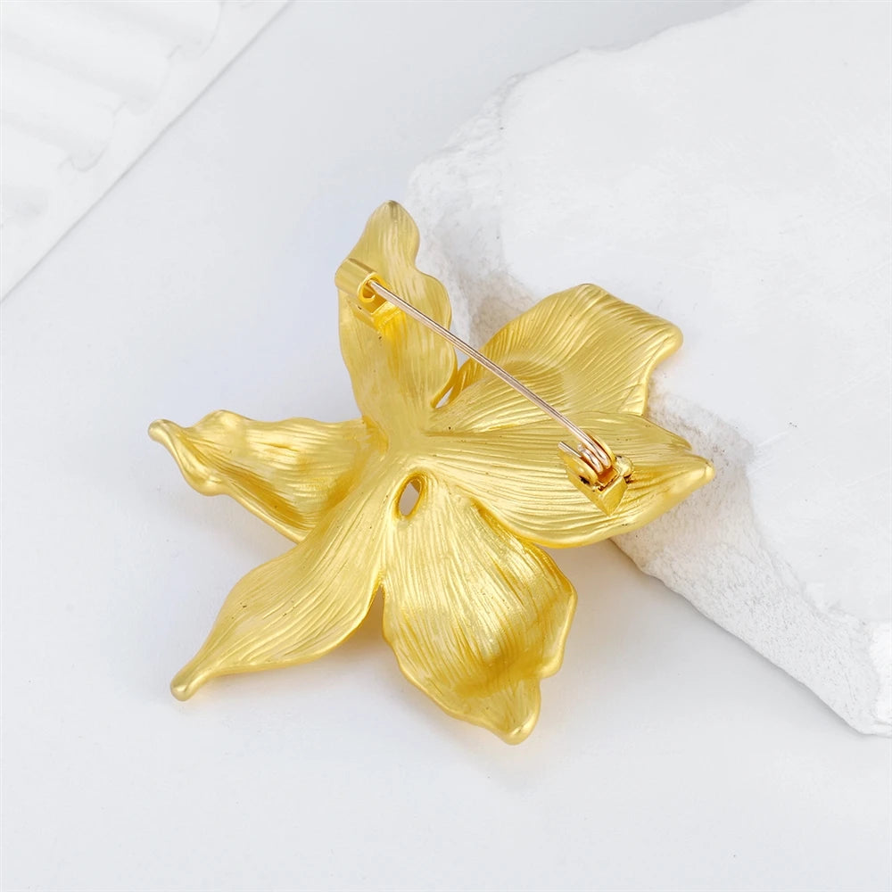 Fashion Vintage Simple Minimalistic Trendy Brooches Leafs Retro Elegant Pins Jewelry for Women Ladies Accessories Wholesale