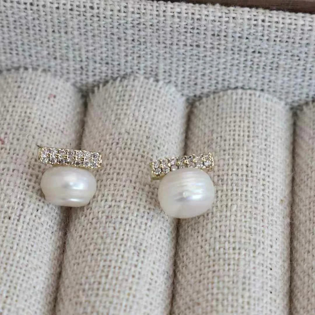 Sweet Designer Art Deco Stud Earrings for Girls Imitation Pearl Elegant Luxury Jewelry for Women Ladies Accessories Wholesale
