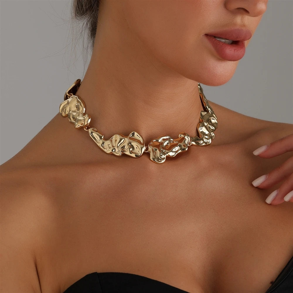 Fashion Simple Mental Minimalistic Art Deco Necklaces for Girls Sweet Trendy Glamorous Jewellry for Women Ladies Accessories