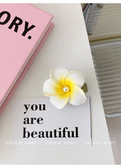 Sweet Cute Flower Hair Clips for Kids Teens Imitation Pearl Fashion Alligators Alloy Plastic Hair Accessories for Party Stock