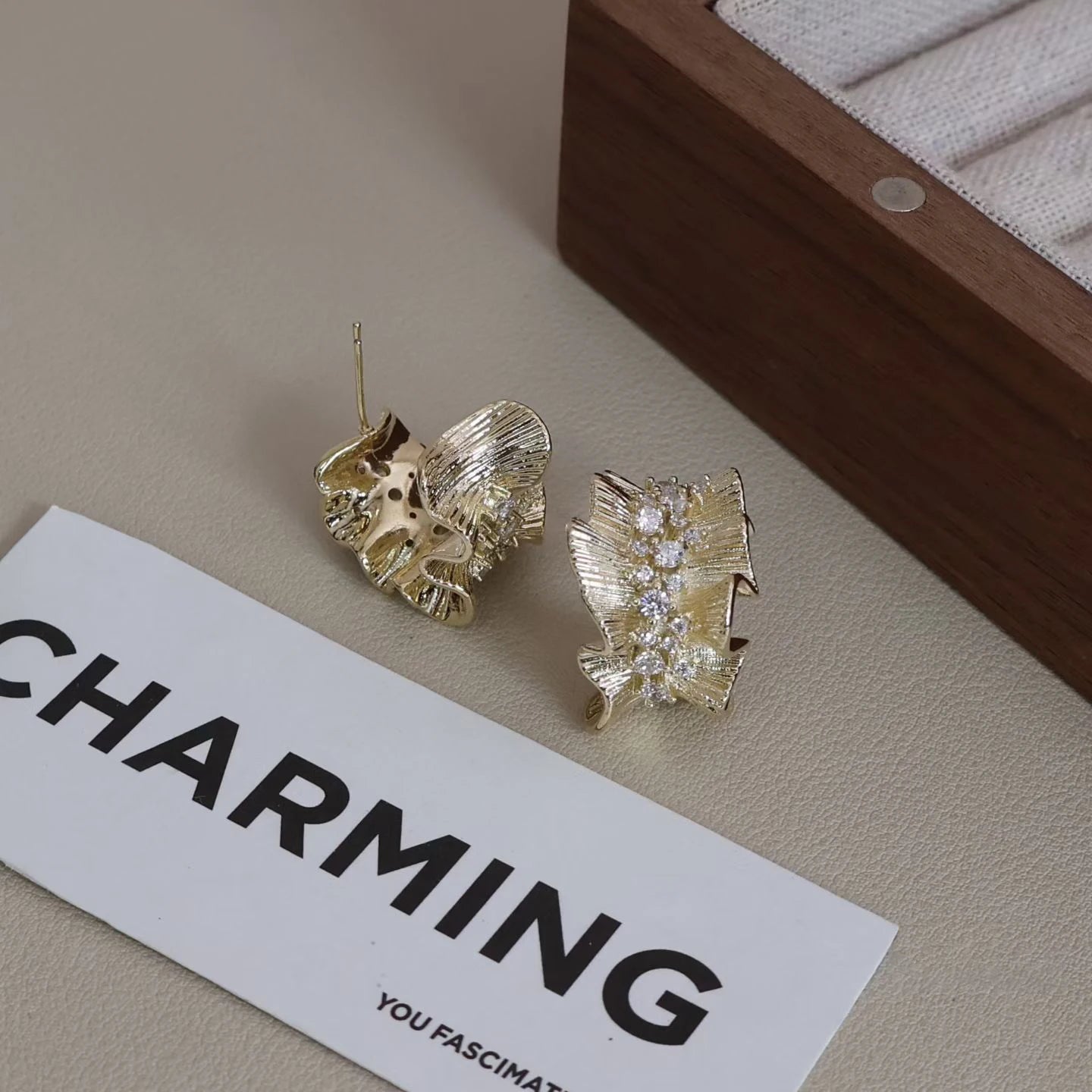 Fashion Trendy Minimalistic Simple Hoop Earrings for Girls Charms Chic Art Deco Jewelry for Women Ladies Accessories Wholesale