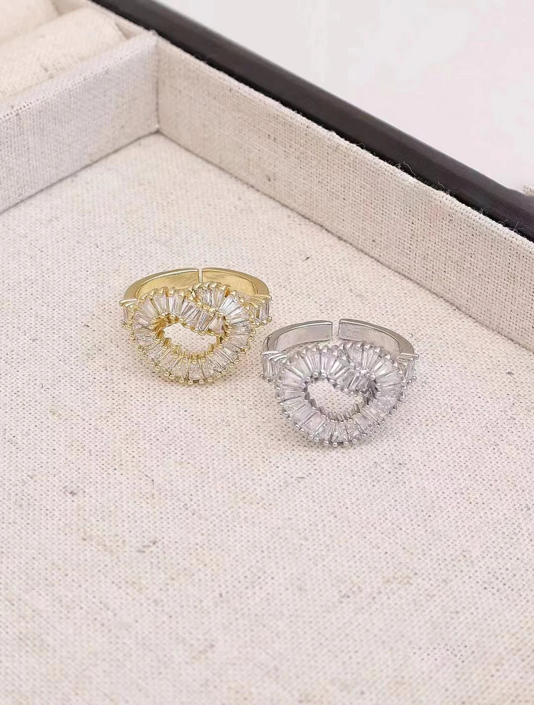 Fashion Luxury Glamorous Dainty Rings for Girls Elegant Simple Minimalistic Jewelry for Women Ladies Accessories Wholesale