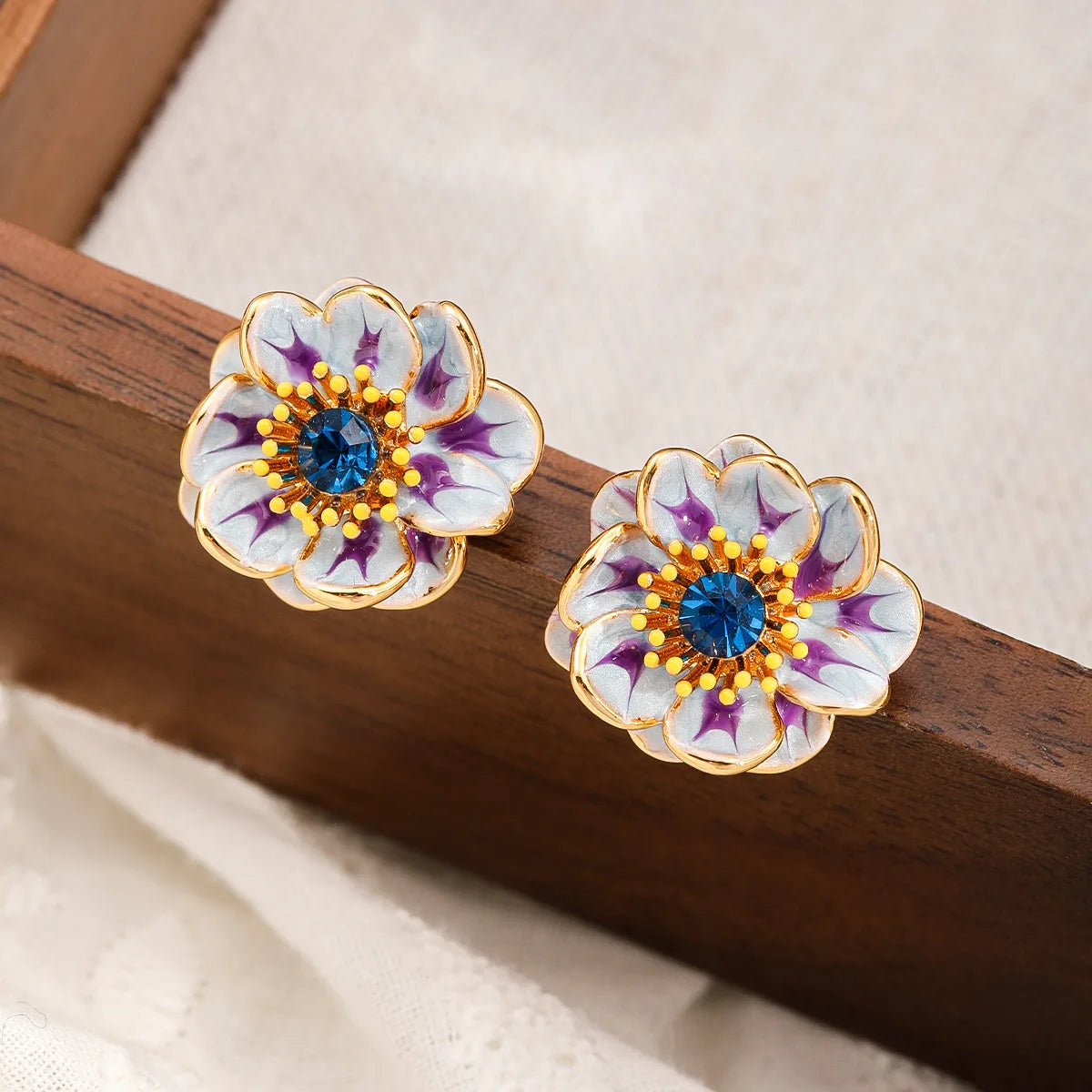 Female Flower Shape White Crystal Rhinestone S925 Silver 18k Gold-plated Stud Earring Low MOQ in Stock Jewelry for Women Daily