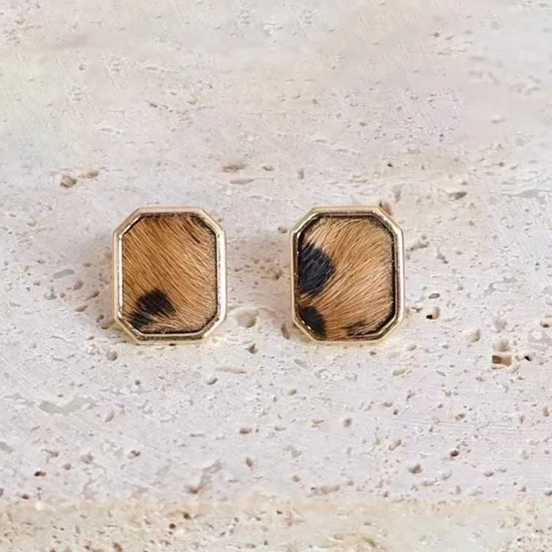 Fashion Bowknot Leopard Classic Stud Earrings for Girls Simple Minimlistic Jewelry for Women Ladies Accessories Heart Shaped