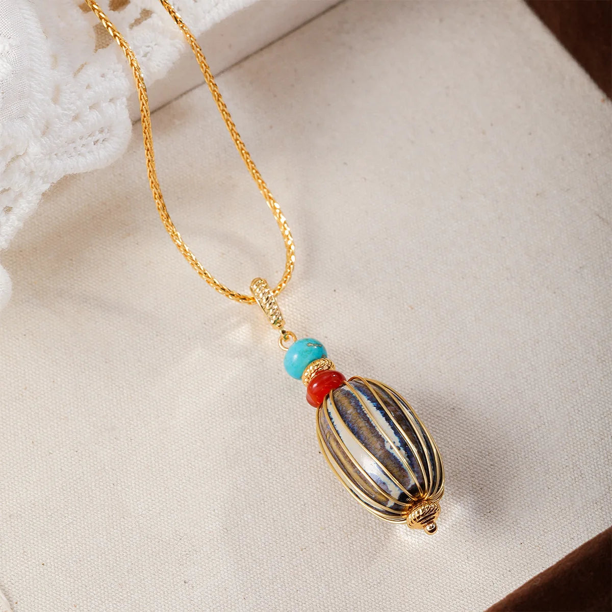 Fashion Ceramic Red Agate Blue Turquoise Copper 18K Gold Plated Pendent Necklaces for Girls Jewelry for Women Ladies Wholesale