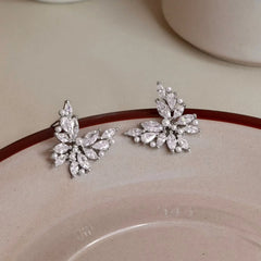 Luxury Fashion Butterfly Rhinestone Glitter Stud Earrings for Girls Animals Bear Dainty Jewelry for Women Ladies Accessories