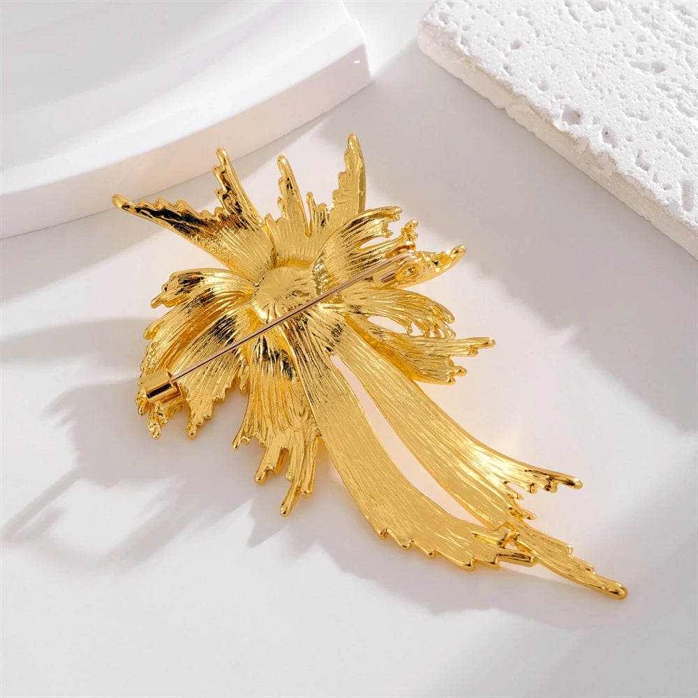 Fashion Luxury Glitter Imitation Pearl Sweet Brooches for Girls Trendy Stylish Simple Pins Jewelry for Women Ladies Accessories