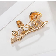 Fashion Sweet Mushroom Animals Trendy Brooches for Girls Stylish Glamorous Charms Pins Jewelry for Women Ladies Accessories