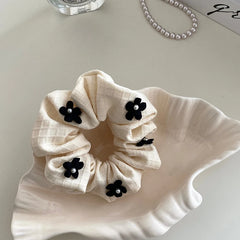 Classic Simple Solid Color Flower Scrunchies Elegant Chic Hair Clips for Girls and Women Sweet Stock Hair Accessories for Kids