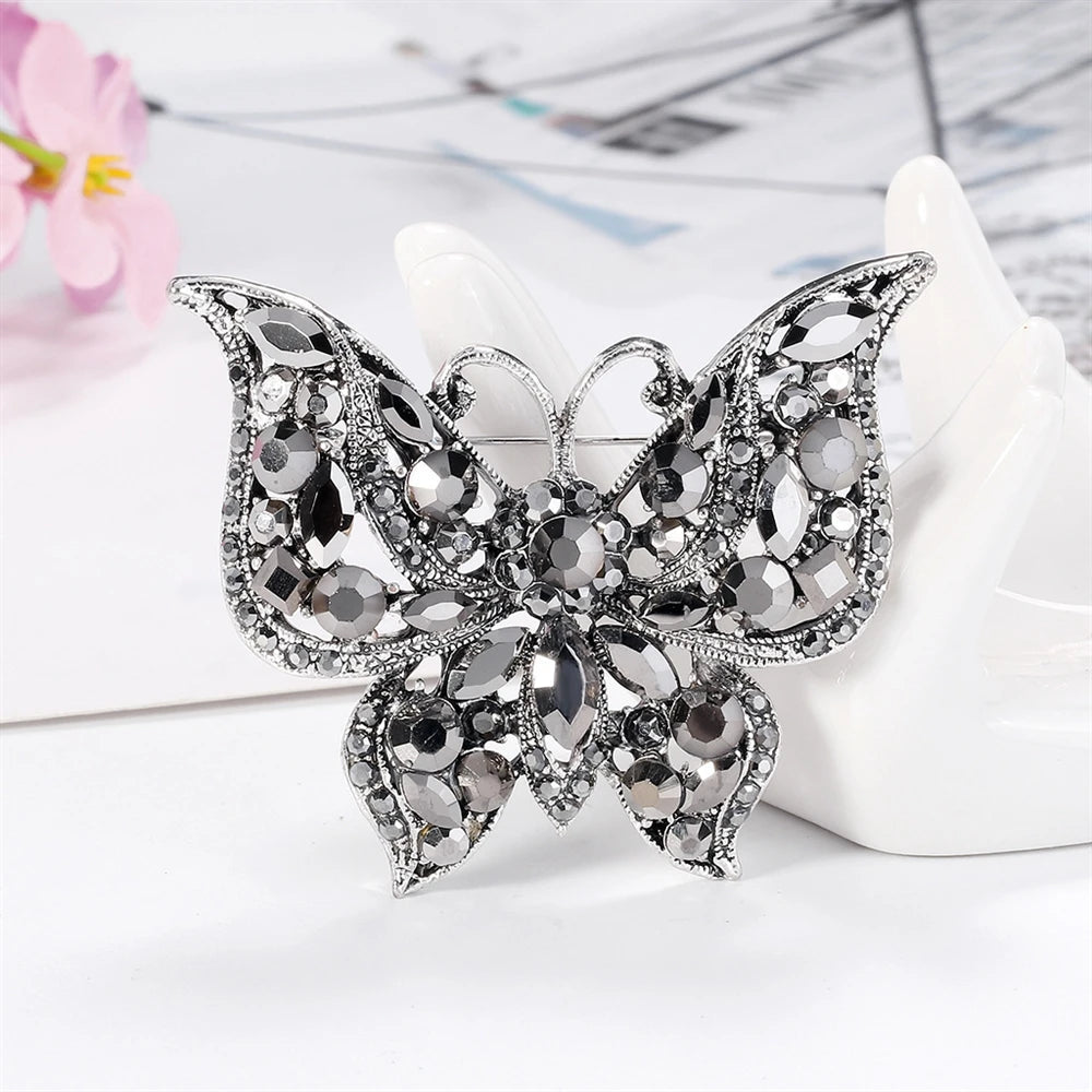 Fashion Bold Glitter Butterfly Sweet Brooches for Girls Trendy Glamorous Animals Pins Jewelry for Women Ladies Accessories