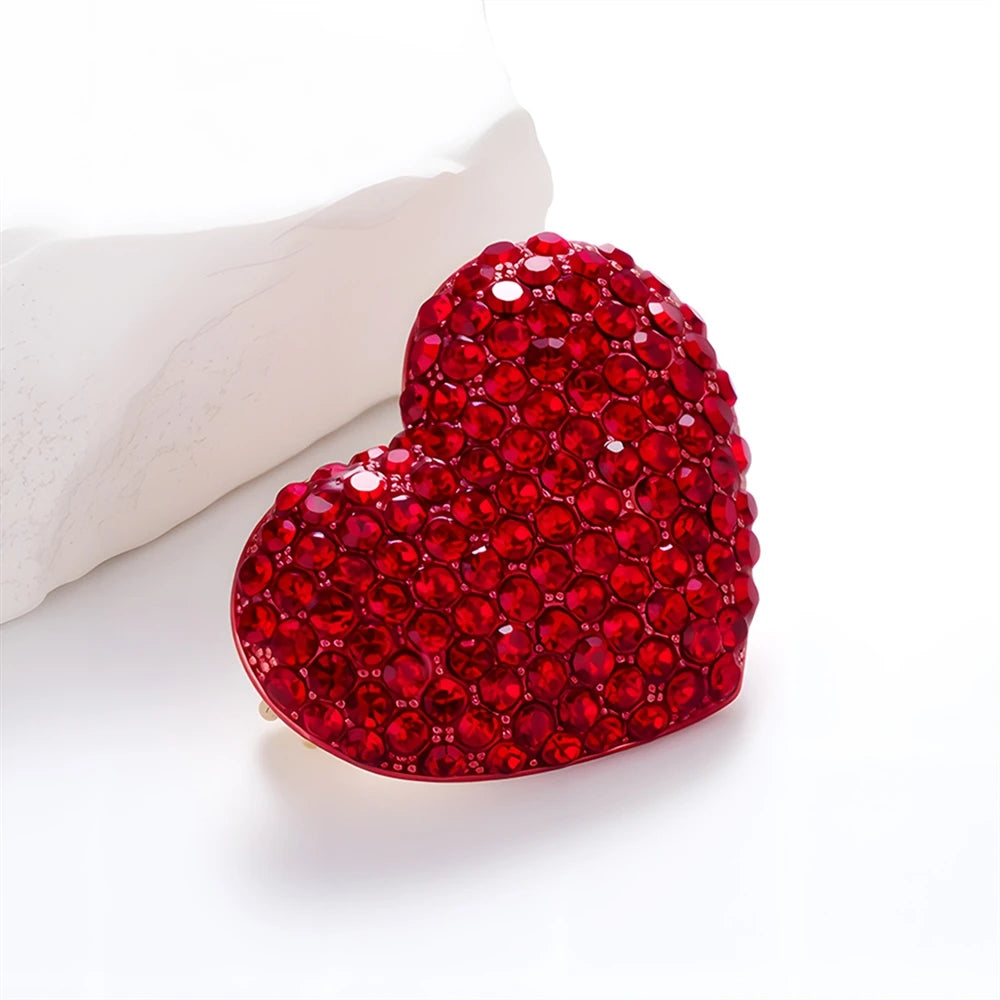 Fashion Sweet Heart Shaped Glitter Sparkle Brooches for Girls Stylish Classic Pins Jewelry for Women Ladies Accessories Hot Sale