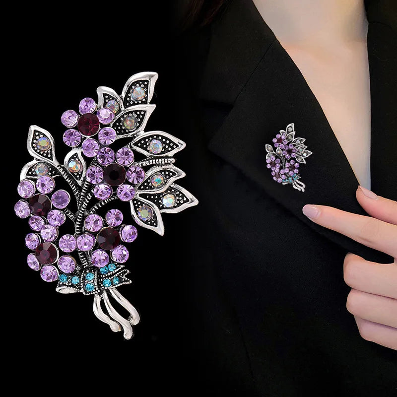 Fashion Glitter Rhinestone Elegant Brooches for Girls Stylish Trendy Luxury Pins Jewelry for Women Ladies Accessories Hot Sale