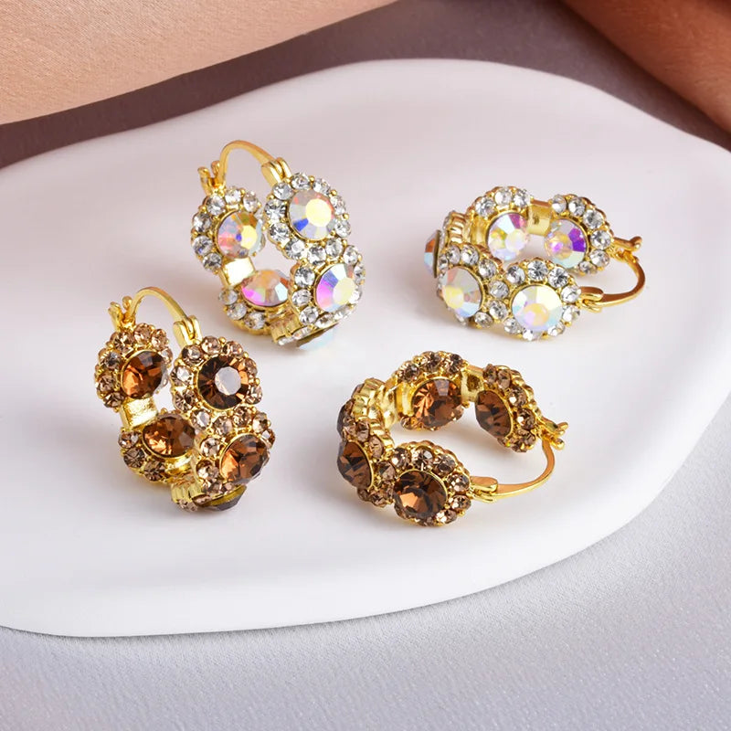 Ultra-shiny Rhinestone Round Stud Earrings Fashion Design Exquisite Lightweight Retro Earrings Women's Glitter Ear Jewelry