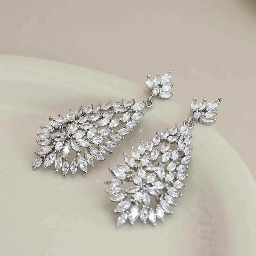 Women Mental Tassel Irregular Shape Imitation Pearl Drop Earring Exaggerated Fashion Chic Glitter Bulk Daily Jewelry Accessories