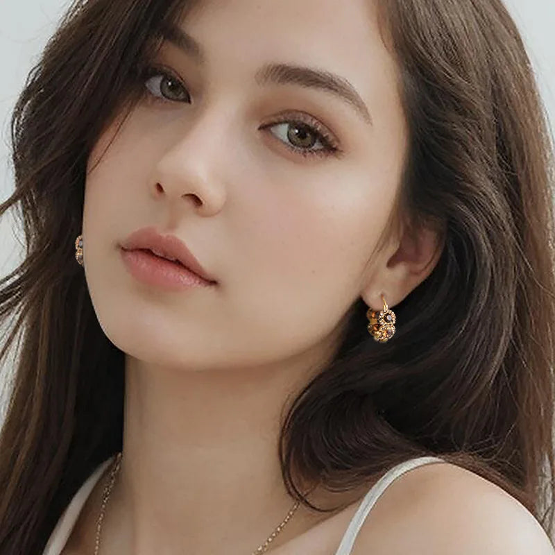 Ultra-shiny Rhinestone Round Stud Earrings Fashion Design Exquisite Lightweight Retro Earrings Women's Glitter Ear Jewelry