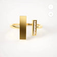 The opening is adjustable. / Gold
