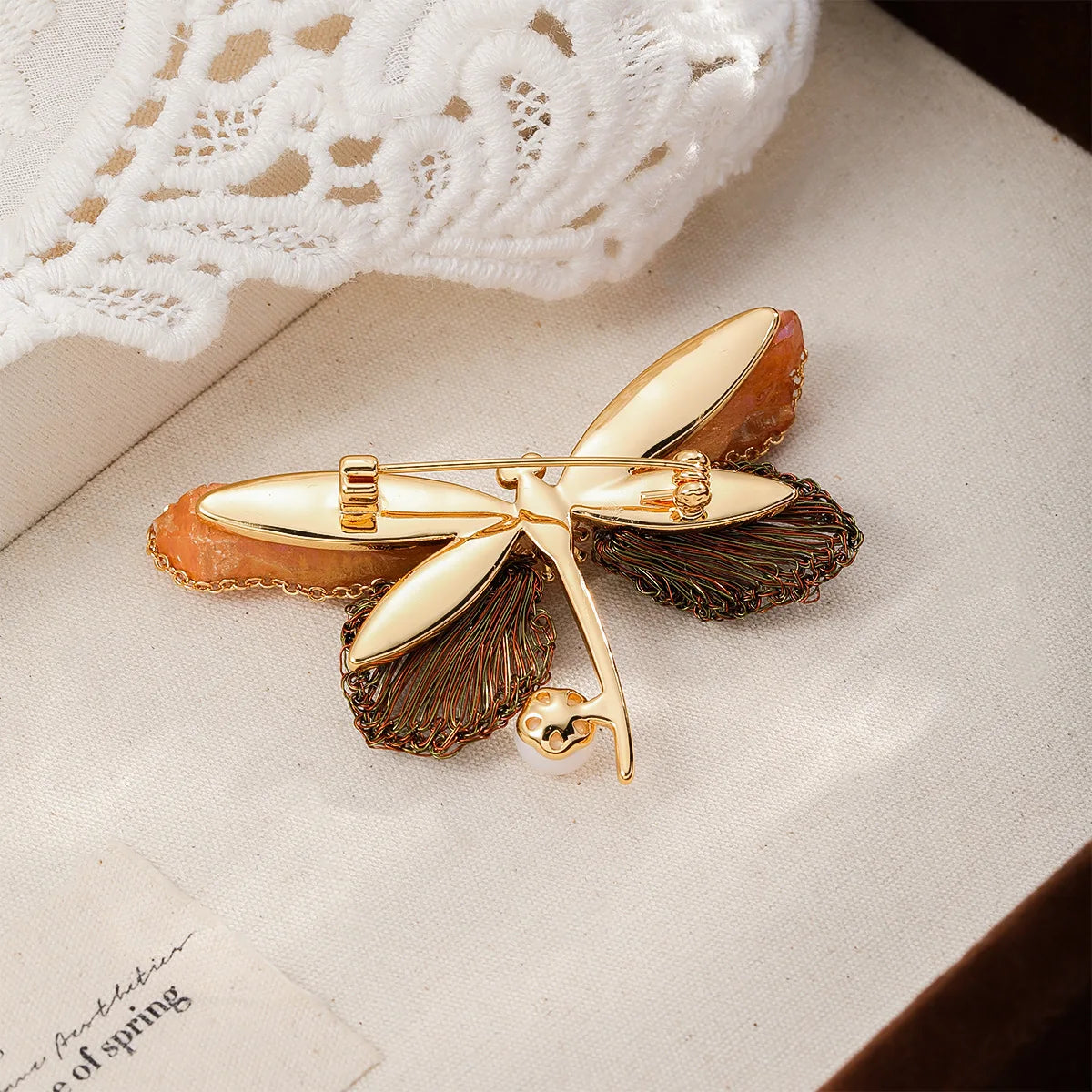 Fashion Natural Stone White Zircon Abalone Shell Flower Butterfly Brooches for Girls Jewelry for Women Ladies Wholesale Bulk