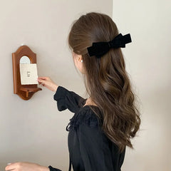 Fashion Simple Bowknot Velvet Hair Clips for Girls Elegant Graceful Barrettes for Women Ladies Hair Accessories in Stock Chic