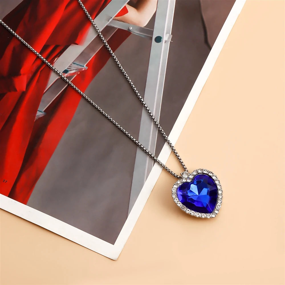 Fashion Trendy Stylish Glitter Heart Shaped Sparkle Necklaces for Girls Rhinestone Glamorous Jewelry for Women Ladies Accessory