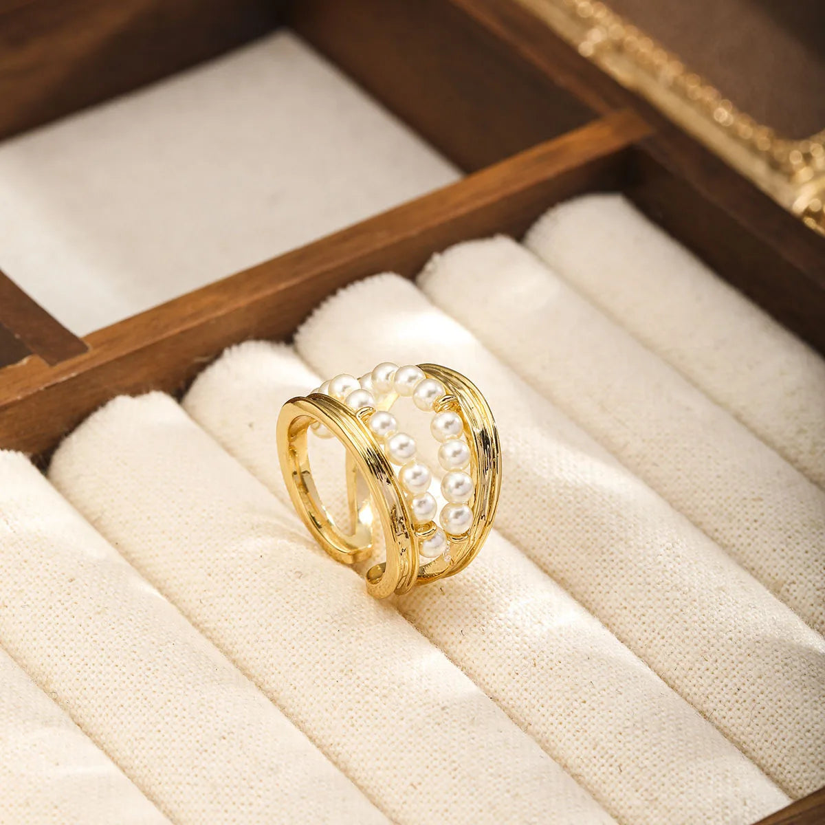 Fashion Glass Pearl 18K Gold Plated Rings for Girls Trendy Elegant Jewelry for Women Ladies Wholesale China Supplier Bulk