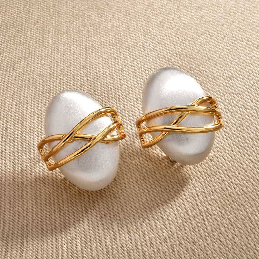 Female Niche Fashion Stud Earrings Geometric Wrapped Brushed-look Earrings for Women High-end Elegant Fashion Earrings Wholesale
