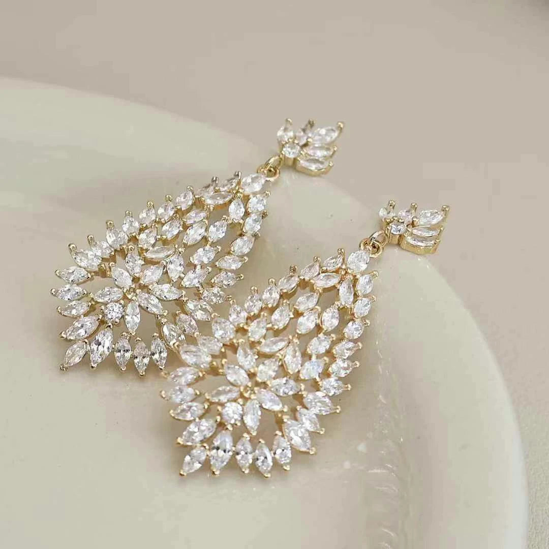Exaggerated Luxury Elegant Sweet Drop Earrings for Girls Glitter Classic Vintage Jewelry for Women Ladies Accessories Wholesale