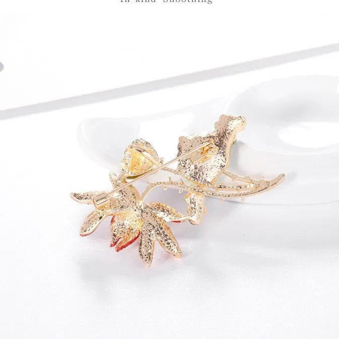 Fashion Sweet Elegant Dainty Glitter Dainty Brooches for Girls Stylish Pins Jewelry for Women Ladies Accessories Hot Sale