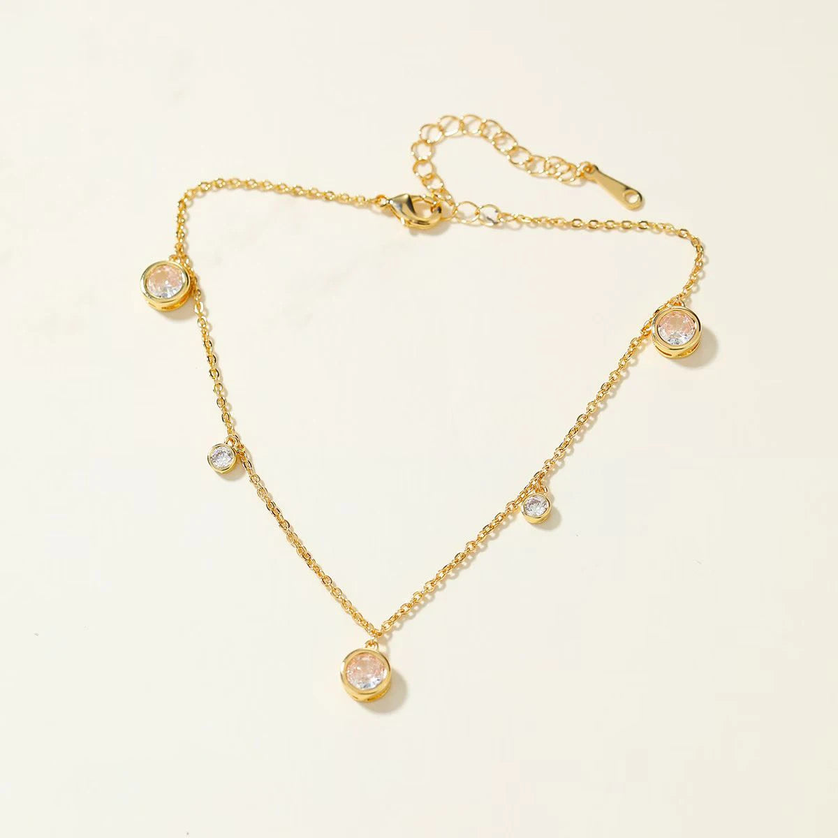 Fashion Refined Charms Elegant Bracelets for Girls Chain Glamorous Art Deco Jewellry for Women Ladies Accessories Bijuterias