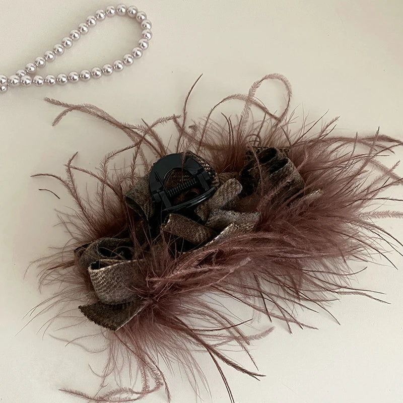 Fashion Trendy Luxury Feather Hair Claw Clips for Girls Elegant Luxurious Bowknot Claws for Women Ladies Hair Accessories Chic
