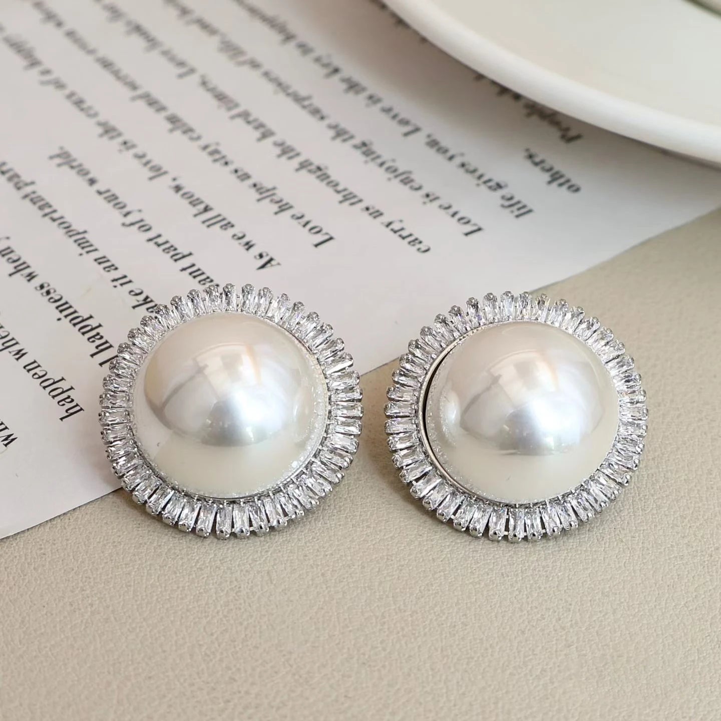Simple Minimalistic Imitation Pearl Elegant Sweet Stud Earrings for Girls Graceful Trendy Jewellry for Women Ladies Accessories