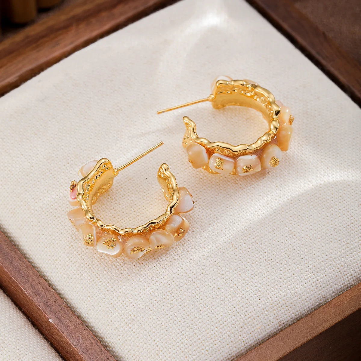 Fashion White Mother of Pearl Copper 18K Gold Hoop Earrings for Girls S925 Sliver Jewelry for Women Ladies Wholesale Bulk