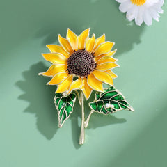 Fashion Sweet Trendy Sunflower Floral Brooches for Girls Stylish Dainty Glamorous Pins Jewelry for Women Ladies Accessories