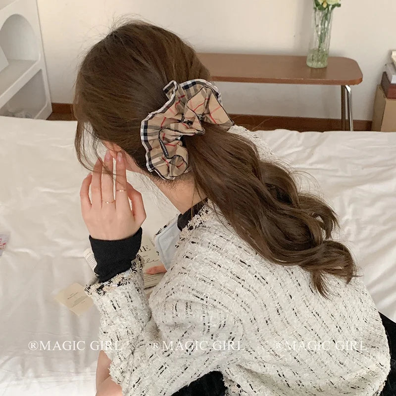 Fashion Trendy Sweet Classic Plaid Scrunchies for Girls Elegant Stylish Luxury Hair Ties for Women Ladies Hair Accessories