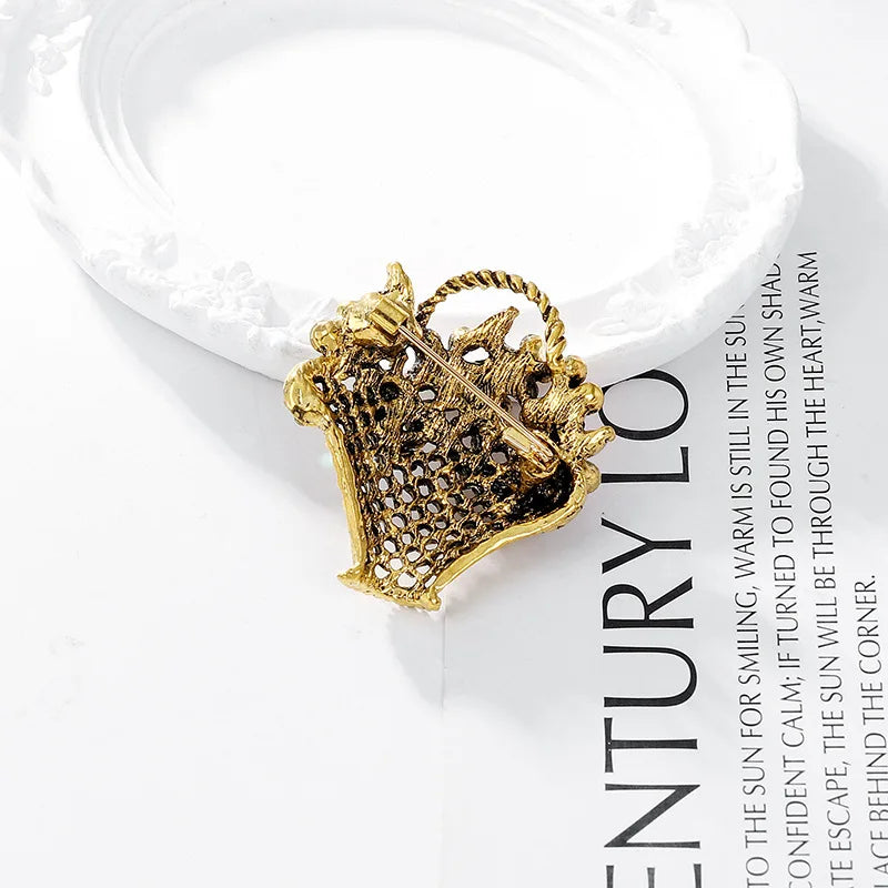 Fashion Flowers Sweet Glitter Rhinestone Sparking Brooches for Girls Stylish Pins Jewelry for Women Ladies Accessories Hot Sale