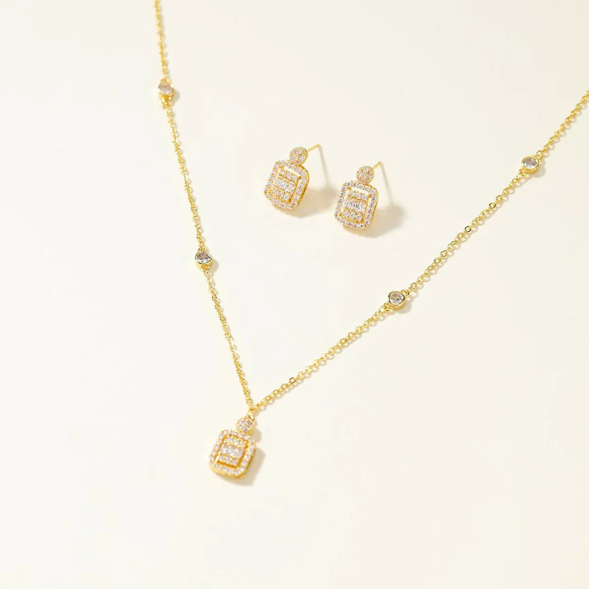 Fashion Refined Trendy Luxury Necklaces for Girls Glamorous Stud Earrings Jewelry Sets for Women Ladies Accessories Femme