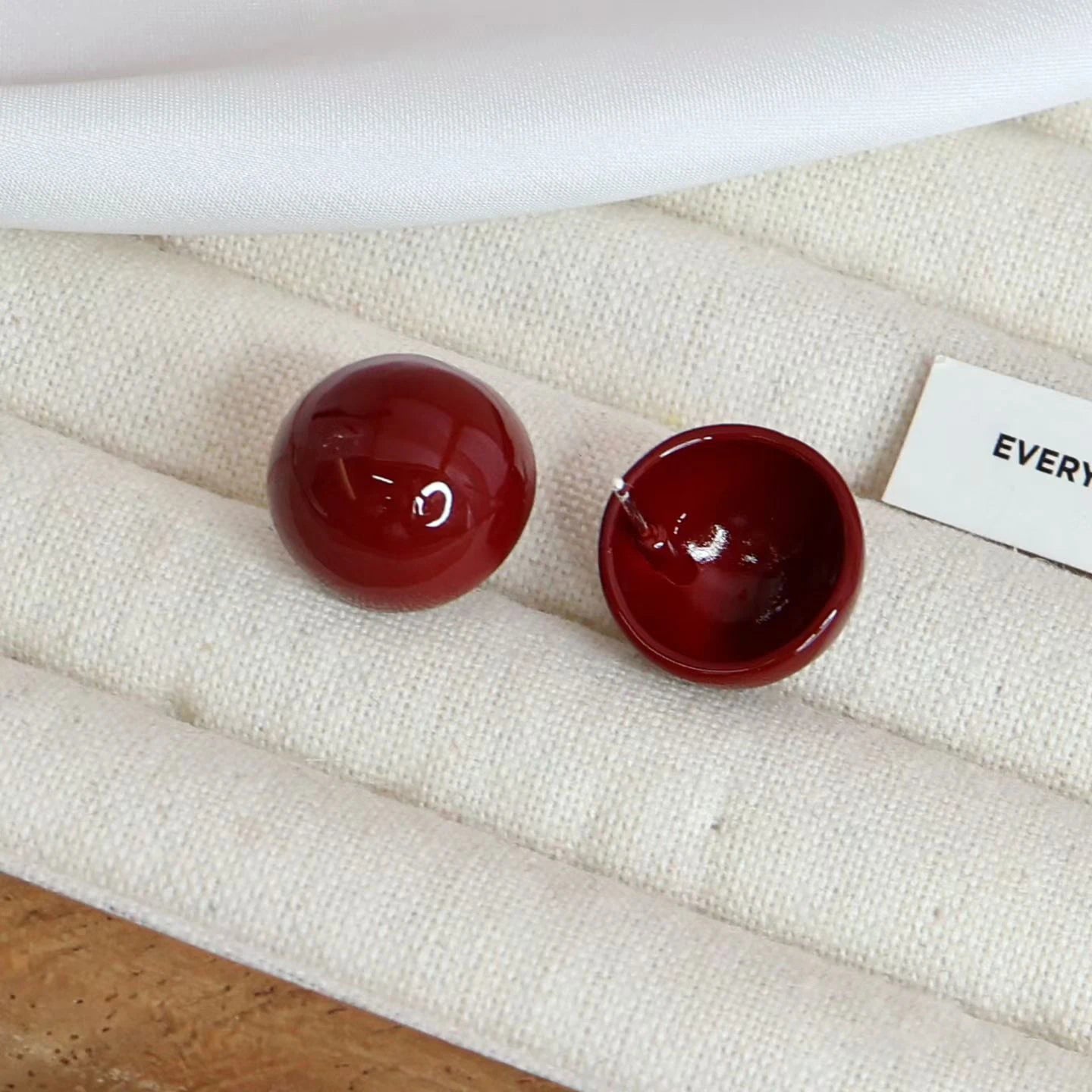 Red Simple Solid Color Fashion Stud Earrings for Girls Sweet Cute Jewelry for Women Ladies Bijuterias Wholesale Light Weight