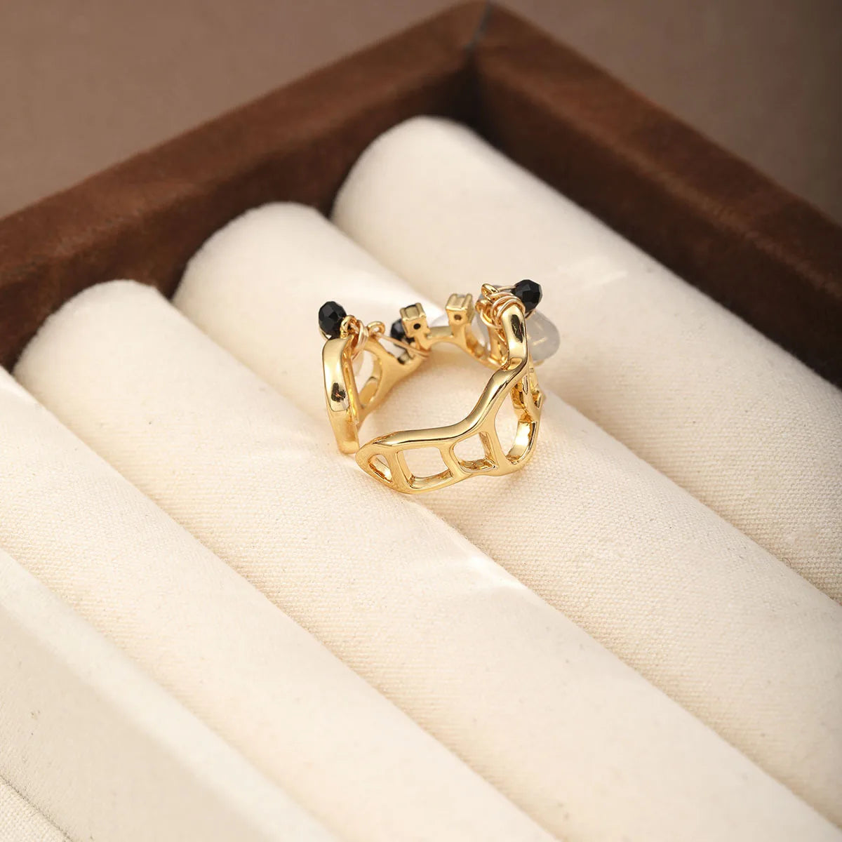 Fashion Natural Stone Pearl 18K Gold Rings for Girls Simple Minimalistic Jewelry for Women Ladies Wholesale China Manufacturer
