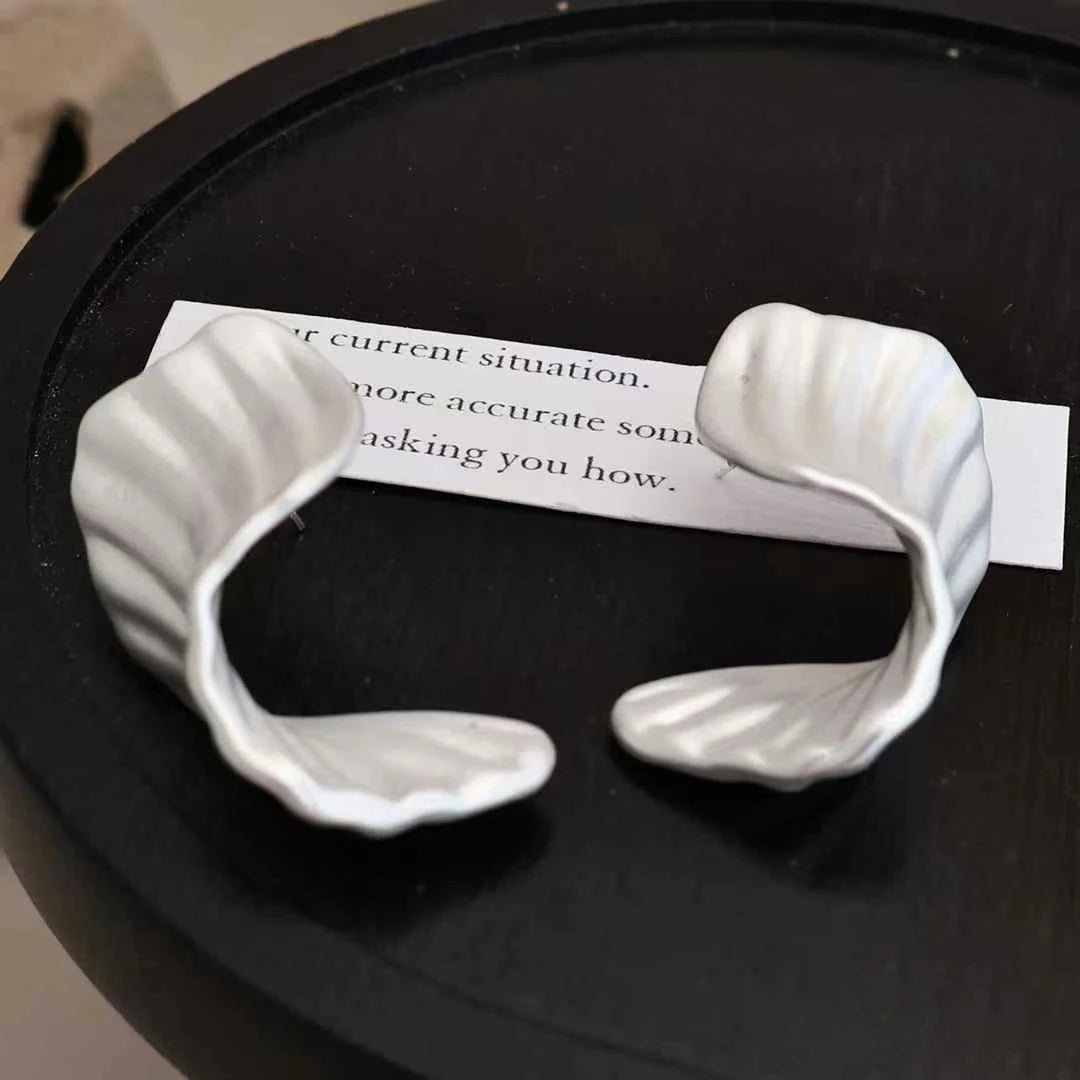 Women Shell Creative Design Clip-on Earring Fashion Luxurious Glamorous High Quality Bulk Jewelry Accessories for Female Causal