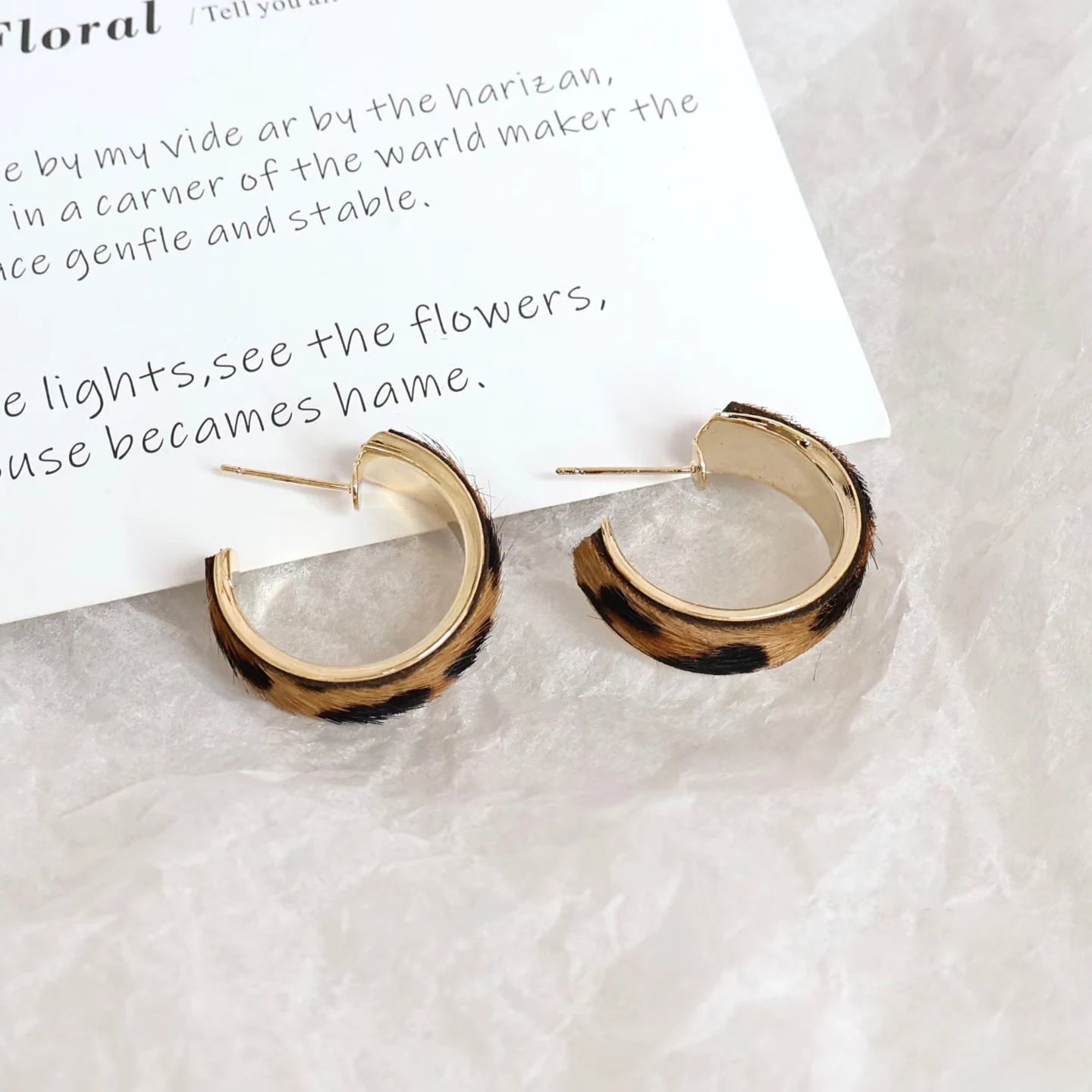 Simple Leopard Print Fashion Trendy Glitter Hoop Earrings for Girls Elegant Glitter Jewelry for Women Ladies Accessories Chic