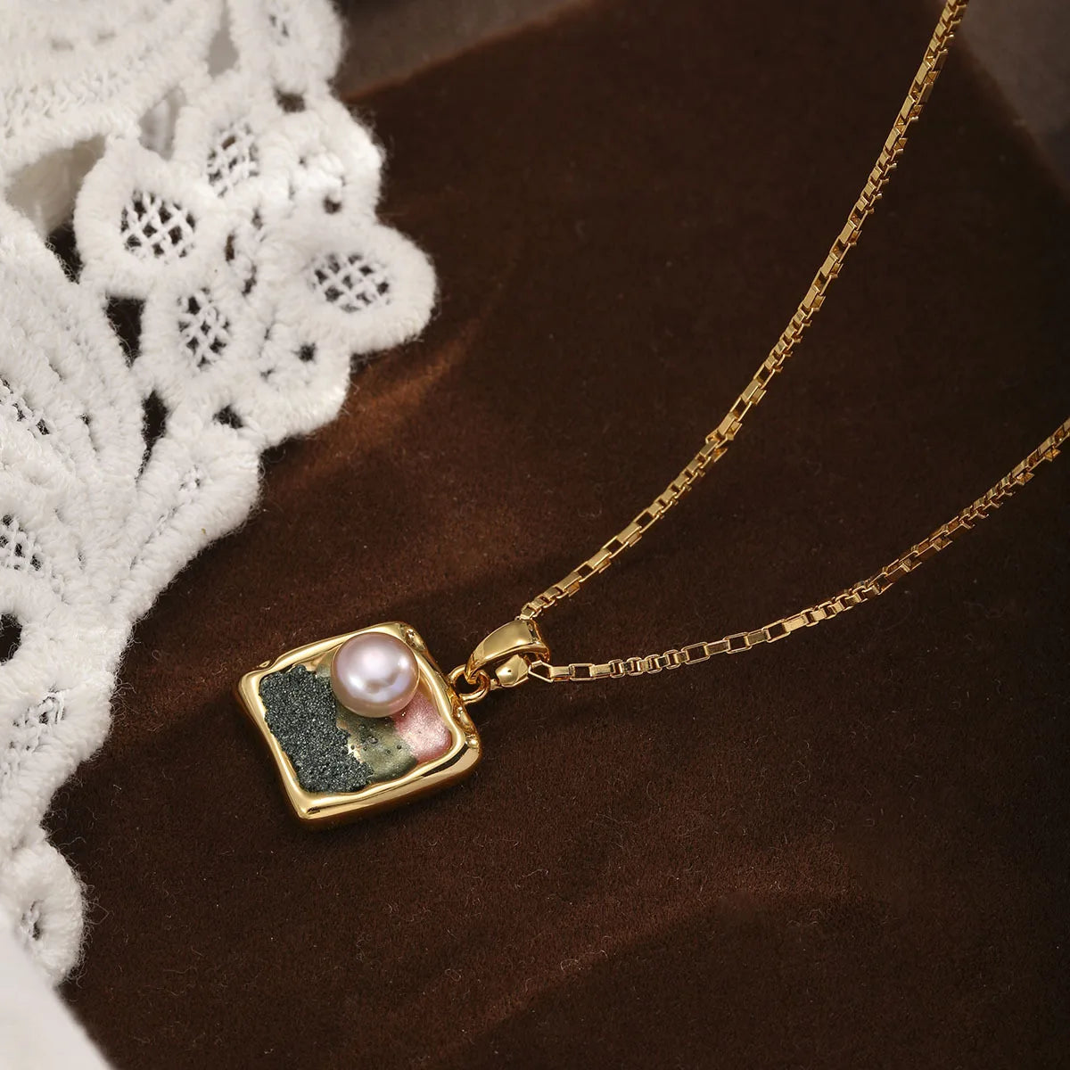 Fashion Luxury Hand-Painted Drip Glaze Copper 18K Gold Necklaces for Girls Elegant Jewelry for Women Ladies Wholesale Bulk
