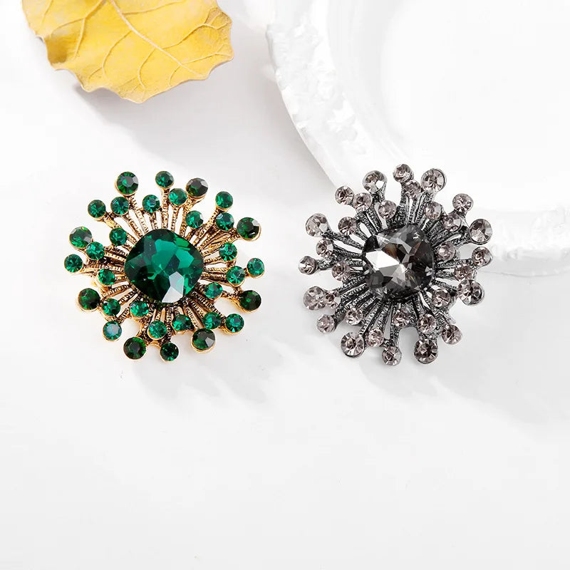 Fashion Luxury Vintage Retro Glitter Rhinestone Sparkle Brooches for Girls Elegant Retro Jewelry for Women Ladies Accessories