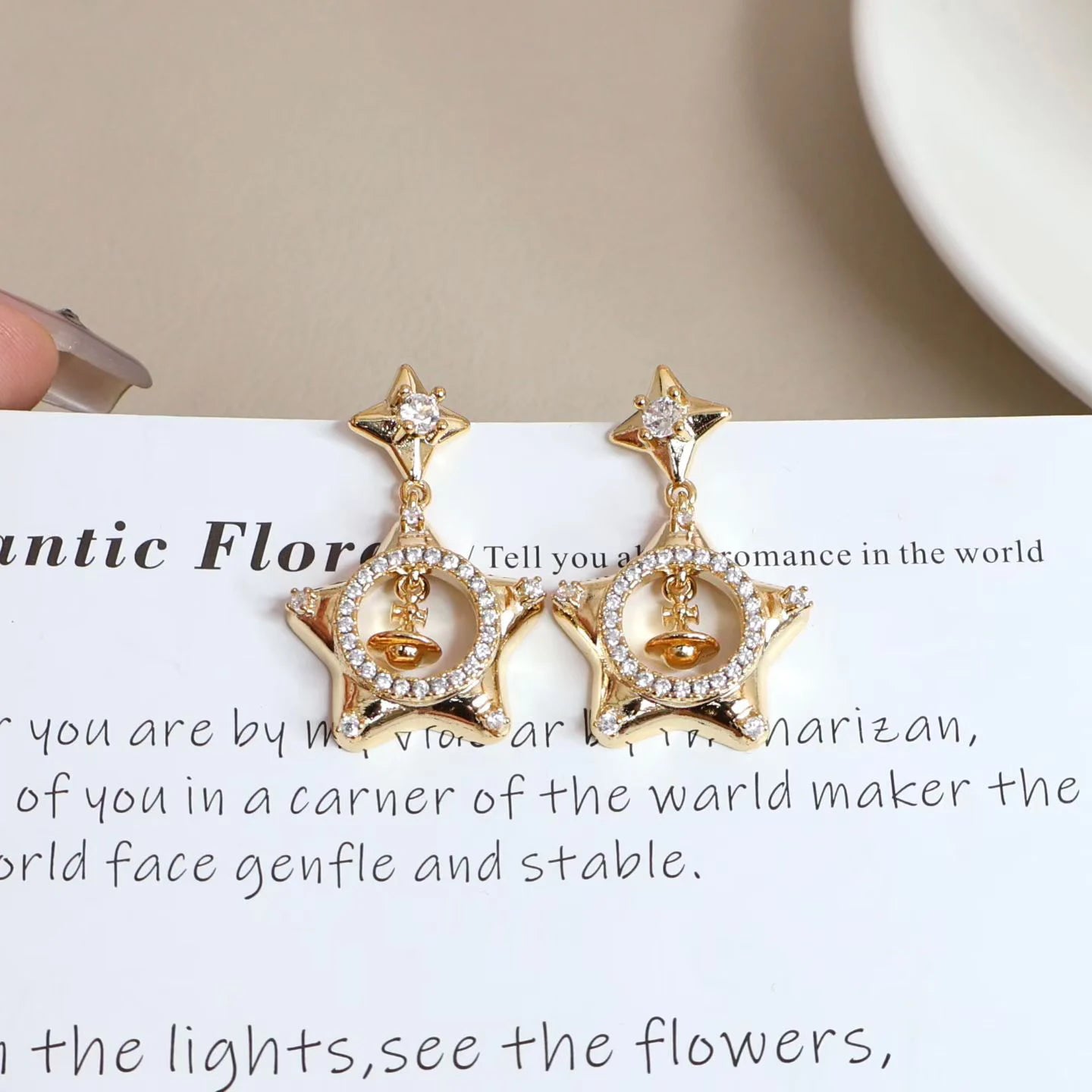Fashion Dainty Golden Sweet Star Drop Earrings for Girls Elegant Art Deco Glamorous Jewelry for Women Ladies Accessories Chic