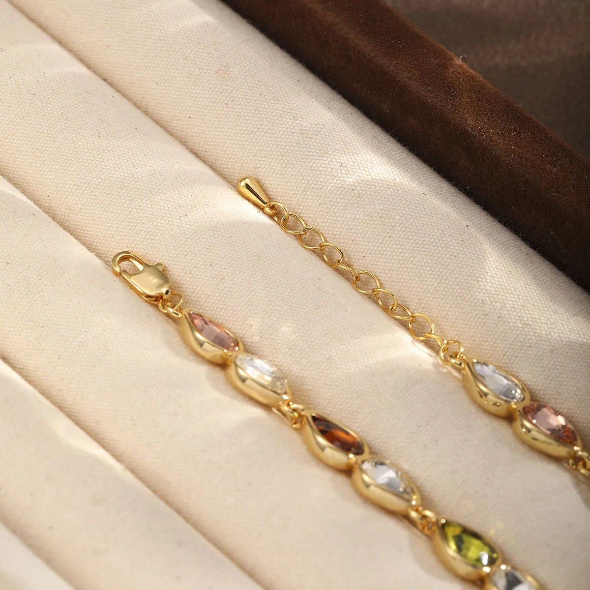 Fashion Glitter Crystal Bracelets for Girls Sweet Elegant Jewelry for Women Ladies Wholesale China Manufacturer Factory Bulk