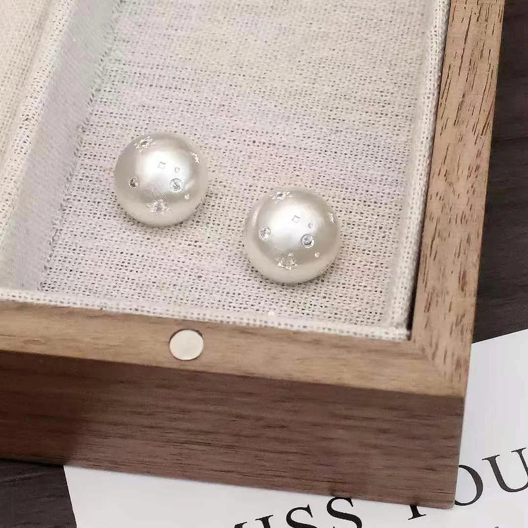 Women New Design Small Rhinestone Decorative Mini Stud Earring Fashion Chic E Gentle Bulk Jewelry Accessories for Ladies Daily